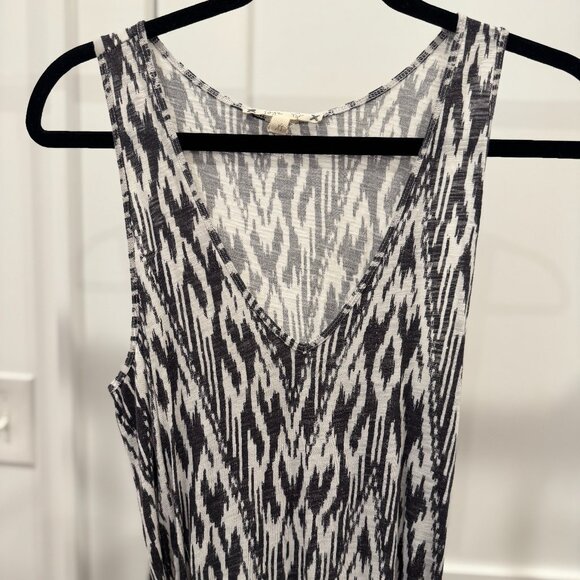 Soft Joie Ikat Print Maxi Dress - Picture 2 of 7